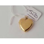 A heart pendant (dent to back) 9ct - 2.3 gms