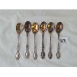 A set of six fancy Tiffany ice cream spoons - Pat number 1492 - 132 g.