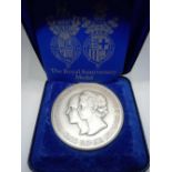 Silver medallion Wedding Anniversary 1972 4.7 diameter 62 g.