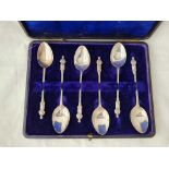 A boxed set of six apostle top tea spoons - Birmingham 1905