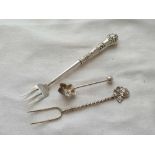 Two small mounted forks and a salt spoon