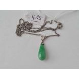 A WHITE GOLD DIAMOND AND JADE DROP NECKLACE 16 INCHES