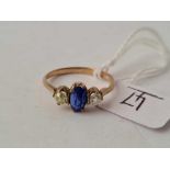 A sapphire and diamond vintage ring 9ct (tested) size M1/2 - 2.1 gms