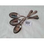 A set of six Hanoverian pattern tea spoons with rat tail bowls - Sheffield 1932 - 110 g.