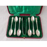 Decorative set of 6 teaspoons and a pair of tongs. Sheffield 1917 by W & H. 114gms