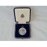 A boxed silver tennis medal - Birmingham 1932 - 18 g.