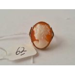 A vintage 9ct cameo ring of classical lady size M