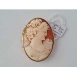 A good cameo brooch 9ct - 16 gms