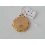 A good back and front fancy locket 9ct - 4.4 gms