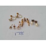 Five pairs of 9ct earrings