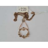 A ATTRACTIVE VICTORIAN PEARL DROP SWING PENDANT SET IN GOLD