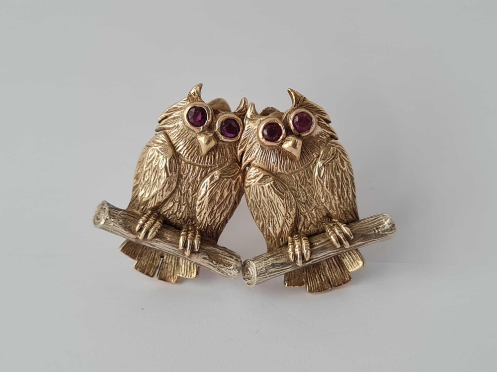 PAIR OF LARGE 9CT OWL EAR CLIPS WITH STONE SET EYES 18g INC