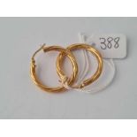 A pair of large 9ct hoop twist earrings 1.5g