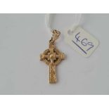 A Celtic cross 9ct - 2.9 gms