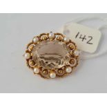 A pearl and Smokey quartz set brooch 9ct