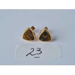 A pair of polished triangular stone set 9ct earrings 2.9g