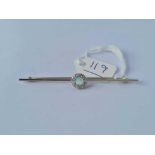 A elegant white gold opal and diamond bar brooch 9ct - 2.8 gms