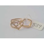 Three 9ct wishbone rings 3g