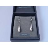 A pair of teardrop 9ct white gold earrings 1.5g in Beaverbrook box