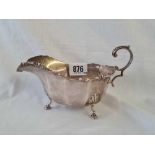 A sauce boat with scroll decorated rim - Edinburgh 1927 by H&I - 161 g.
