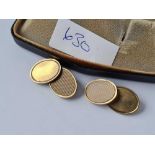A boxed pair of oblong cufflinks 9ct - 7.6 gms