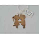 A kissing boy/girl pendant 9ct - 3.6 gms