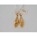 Pair 9ct embossed drop earrings 2.1g