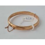 A 9ct bangle - 10 gms