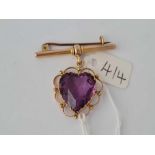 A heart shaped amethyst pendant on gold fob bar - 9 gms