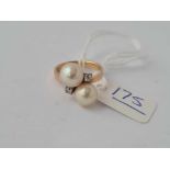 A double pearl and diamond ring 18ct gold size I1/2 - 4 gms