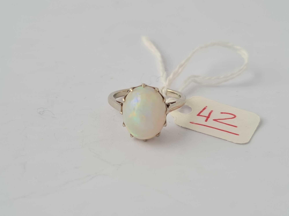 A LARGE EDWARDIAN WHITE GOLD SET OPAL RING 9CT SIZE N - 3.4 GMS