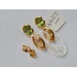 A pair of peridot and citrine earrings 18ct gold - 5.3 gms