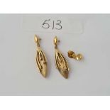 A pair of 9ct drop earrings 4.4g