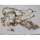 A bag of assorted silver jewellery including filigree necklace - 149 gms