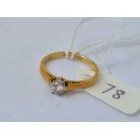 A solitaire diamond ring 18ct gold size M -2.2 gms