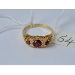 An attractive garnet & diamond 18ct gold carved half hoop ring size P 3.4g inc