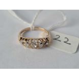 A VICTORIAN 18CT GOLD 5 STONE DIAMOND RING size K 2.8g inc