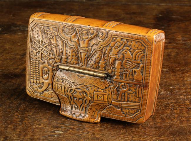 A Very Fine Early 18th Century North European Boxwood Snuff Box in the form of a Book. - Image 2 of 5