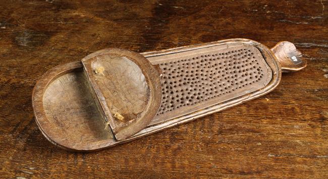 A French 17th/Early 18th Century Carved Fruitwood combined snuff grater and snuff box, - Image 2 of 8