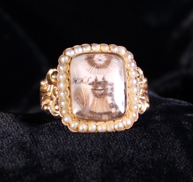 An 18th/Early 19th Century Gentleman's Continental Gold Memorial Ring. - Image 5 of 5