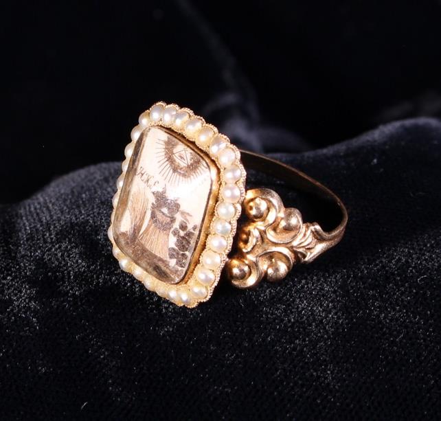 An 18th/Early 19th Century Gentleman's Continental Gold Memorial Ring. - Image 4 of 5