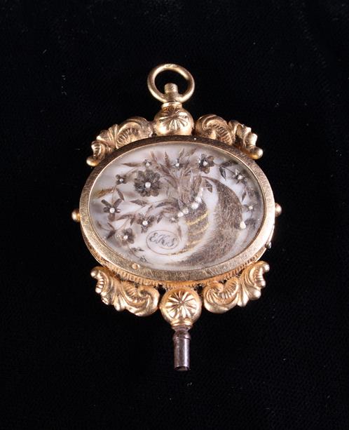 A Fine & Rare Early 19th Century Gold Mounted Memorial Watch Fob with a double sided oval locket - Image 4 of 5