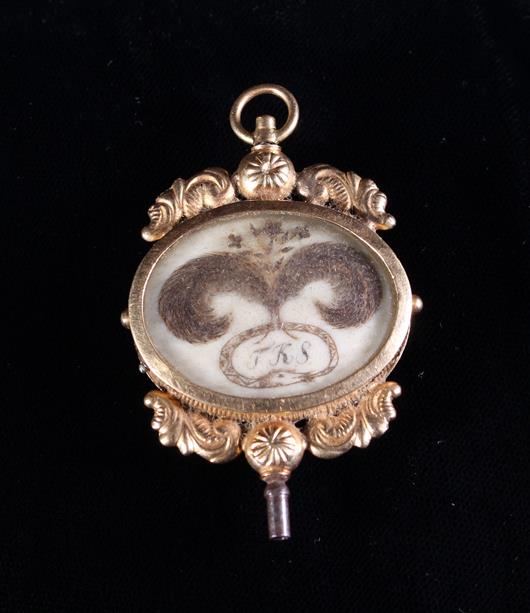 A Fine & Rare Early 19th Century Gold Mounted Memorial Watch Fob with a double sided oval locket - Image 5 of 5