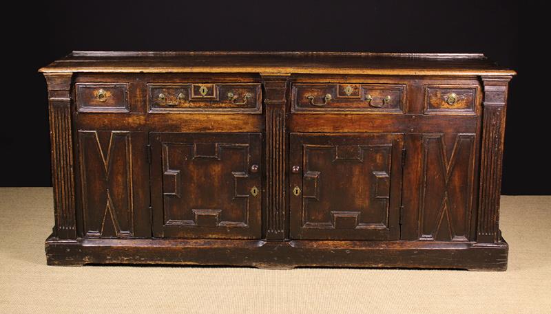 A Fine Late 17th/EarIy 18th Century Oak Enclosed Dresser. - Image 2 of 2