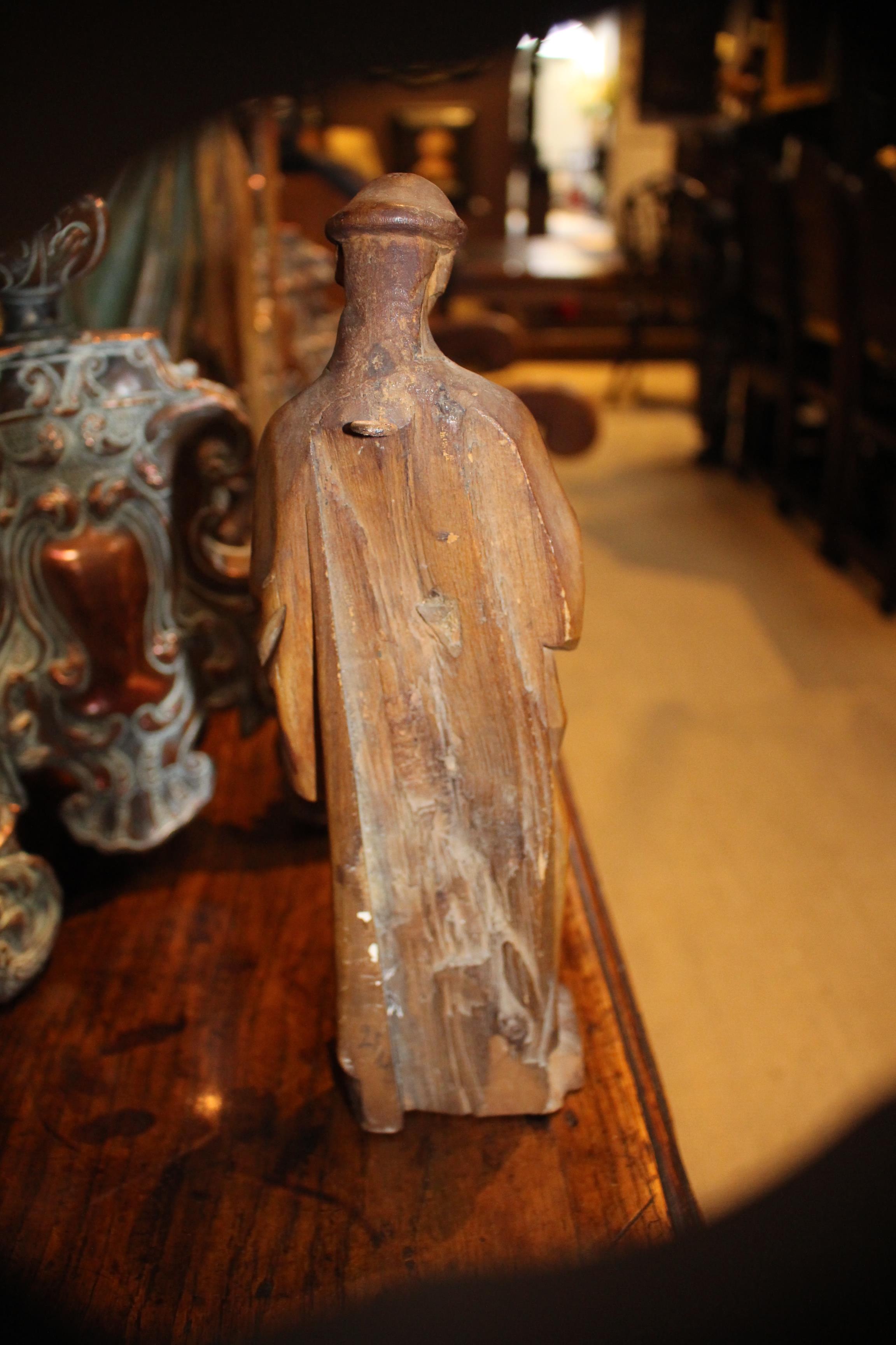 A Small Antique Carved Wooden Statuette of Dante, 10¼" (26 cm) in height. - Image 4 of 4