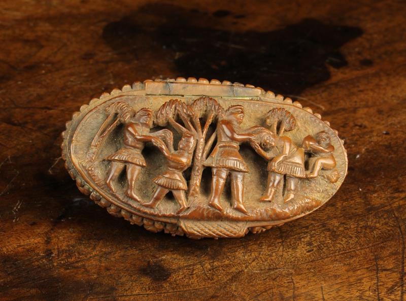 A Fine 18th Century Cocquilla Nut Snuff Box . - Image 2 of 4