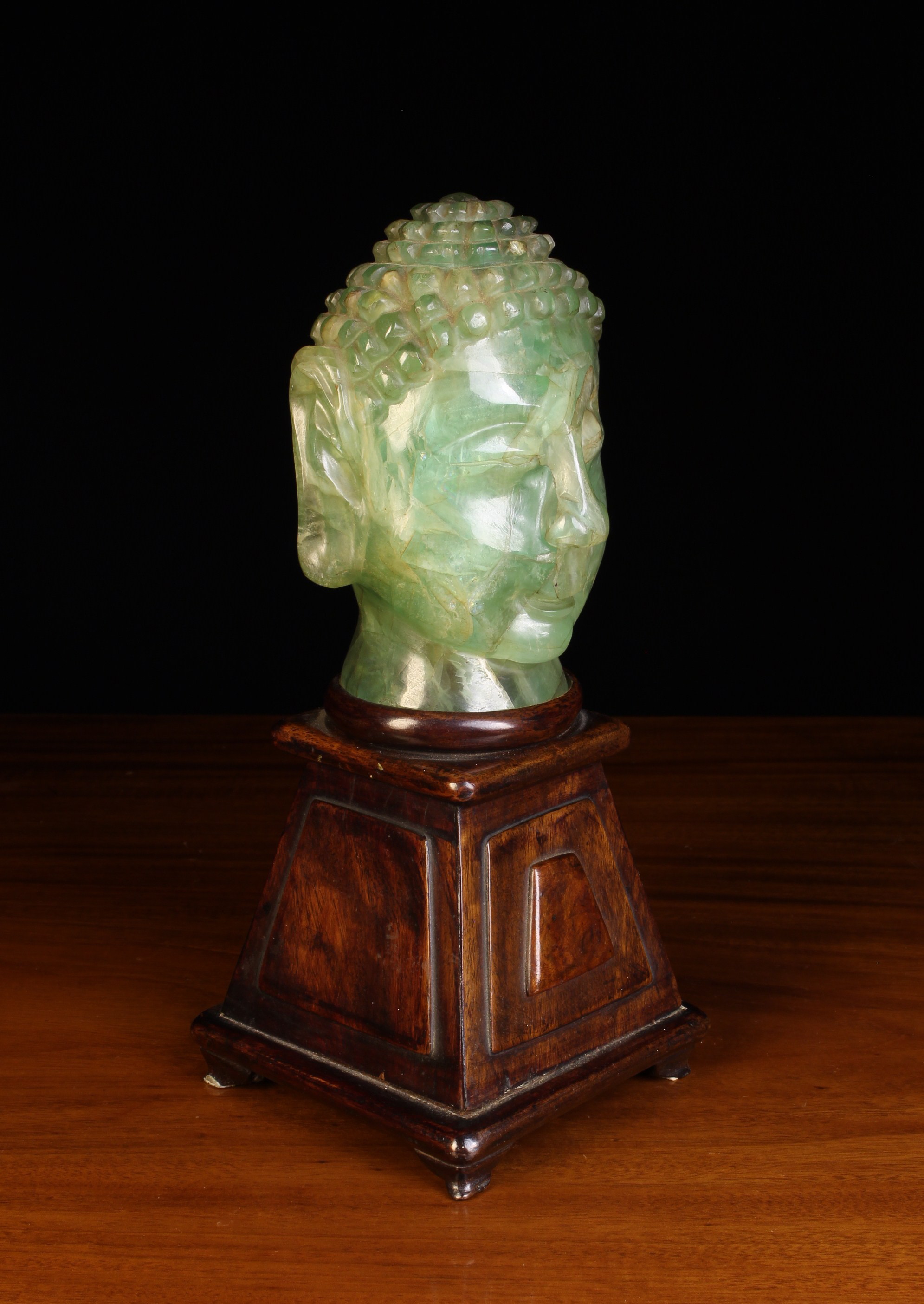 An Unusual Carved Green Onyx Table Lamp with mahogany stand. - Image 2 of 2
