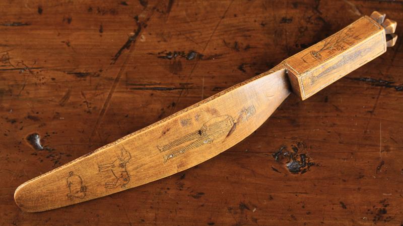 A Delightful 19th Century Folk Art Treen Knitting Sheath with penwork decoration. - Image 3 of 9