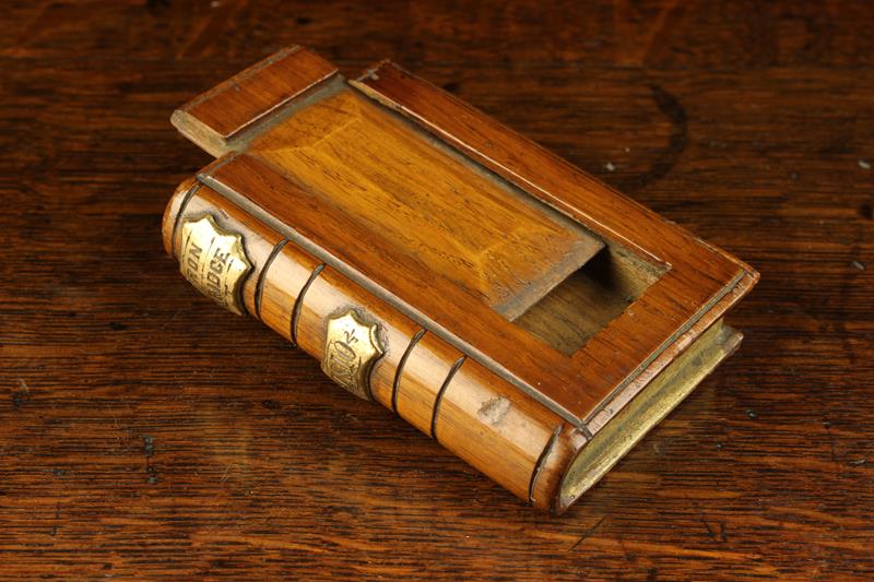 A 19th Century Oak Snuff Box in the form of a Book. - Image 4 of 5
