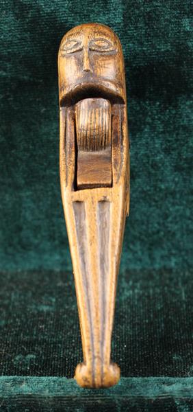 A Small Early 19th Century Treen Folk Art Lever Action Nut Cracker carved in the form of a man's - Image 6 of 6